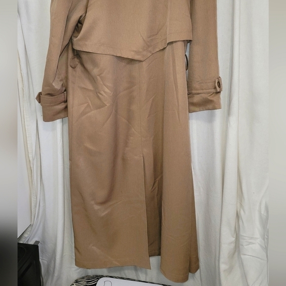Bernardo size 8 tan trench coat button up polyester long coat - Picture 10 of 11